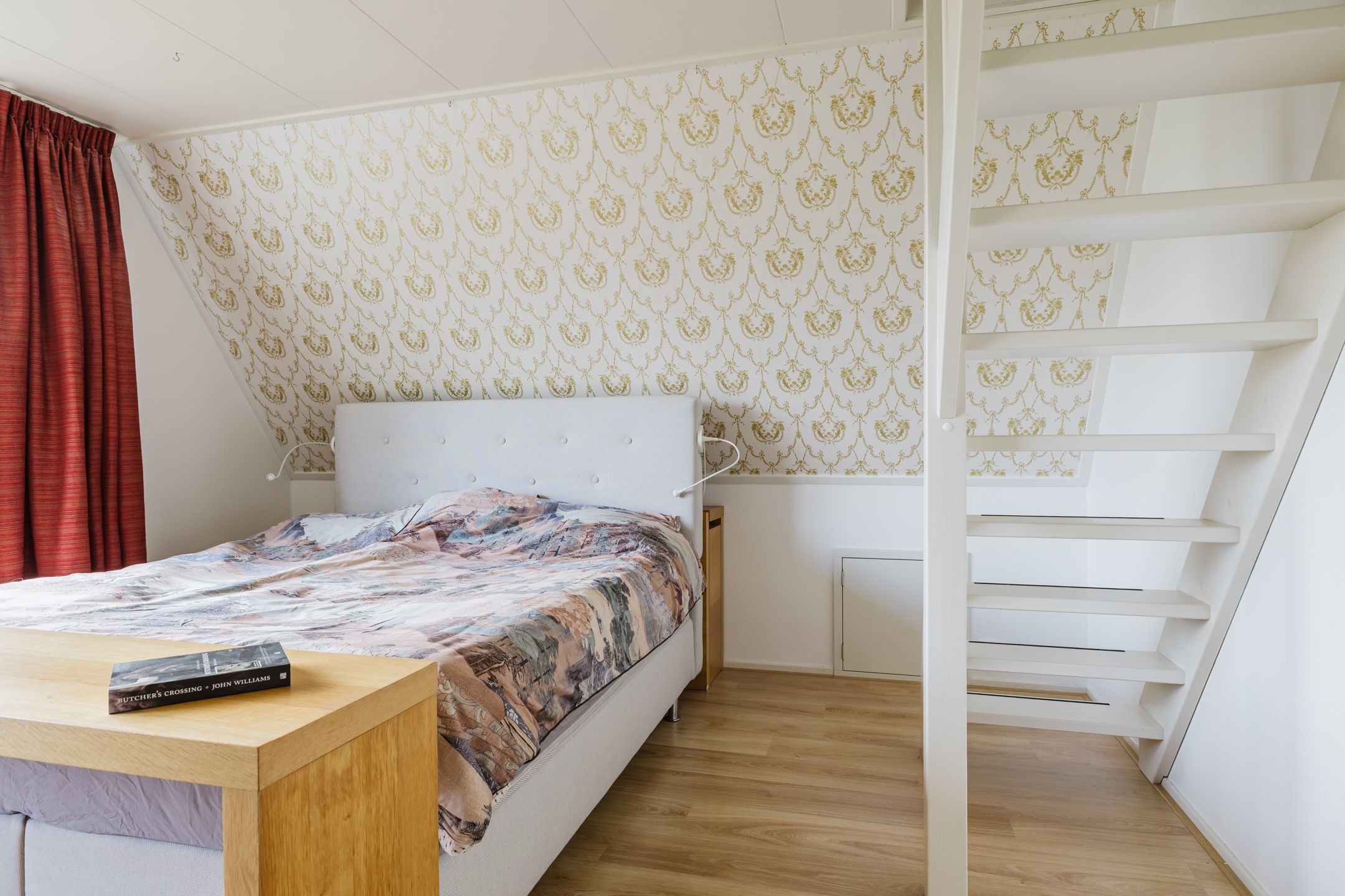 Photo 42 of Anne Hanzeswyk 6