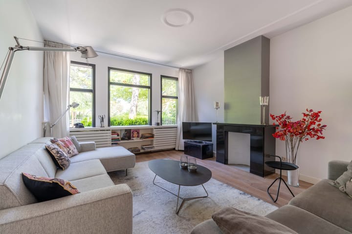 Photo 3 of Van Zuylen van Nijeveltstraat 16