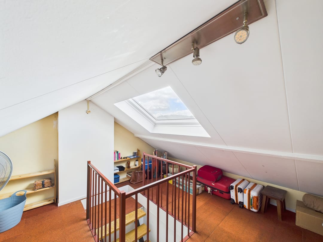 Photo 31 of Spoorstraat 60