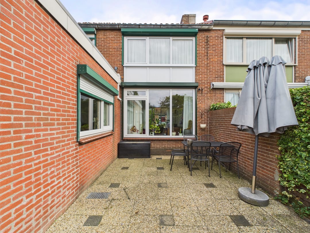 Photo 38 of Spoorstraat 60