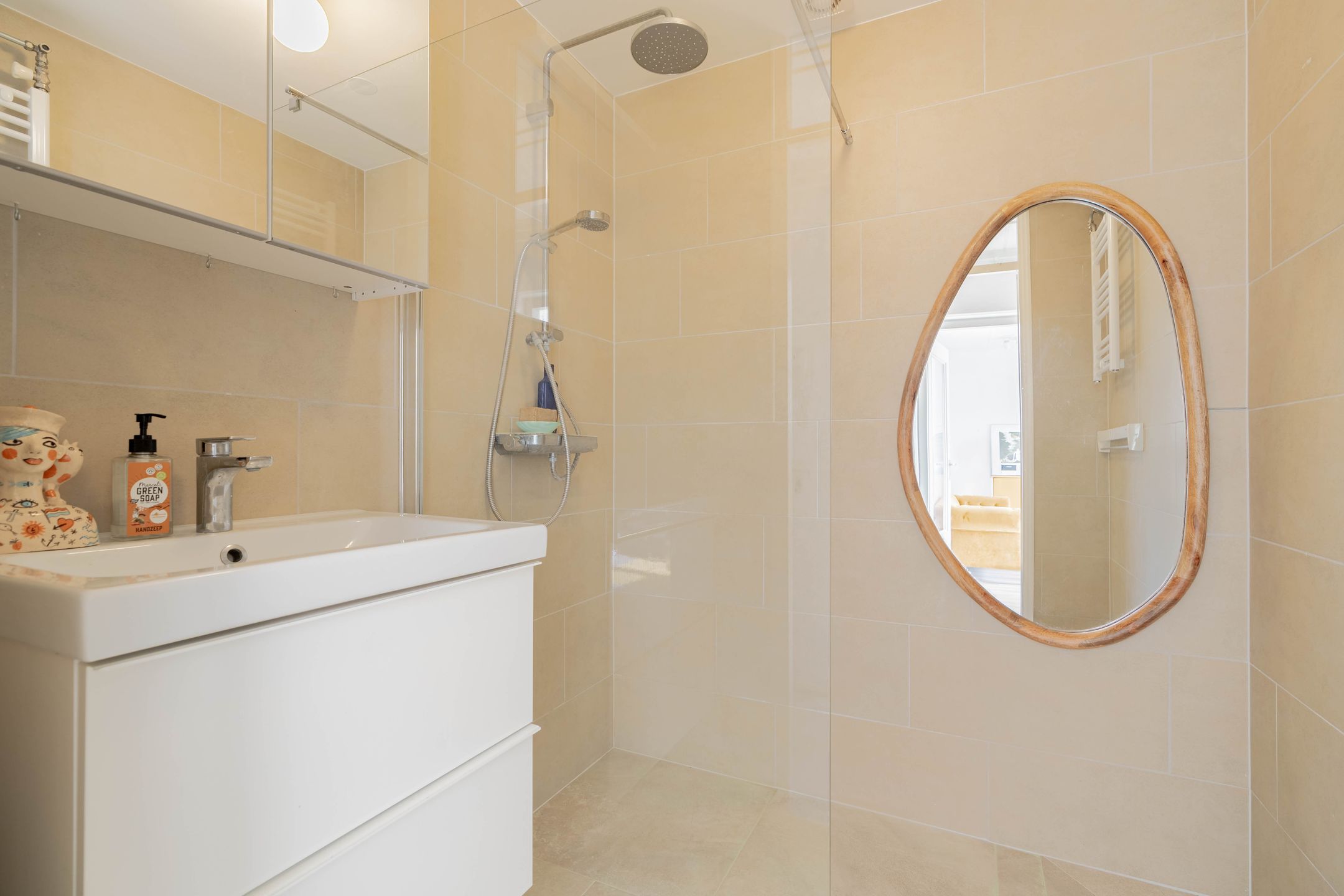 Foto 15 van Van Beuningenstraat 76