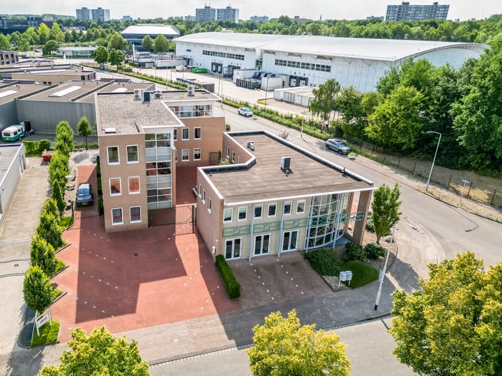Minervum 7065, Breda
