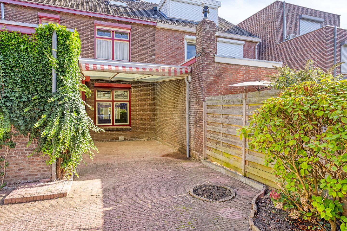 Foto 25 van Koningin Regentesselaan 18