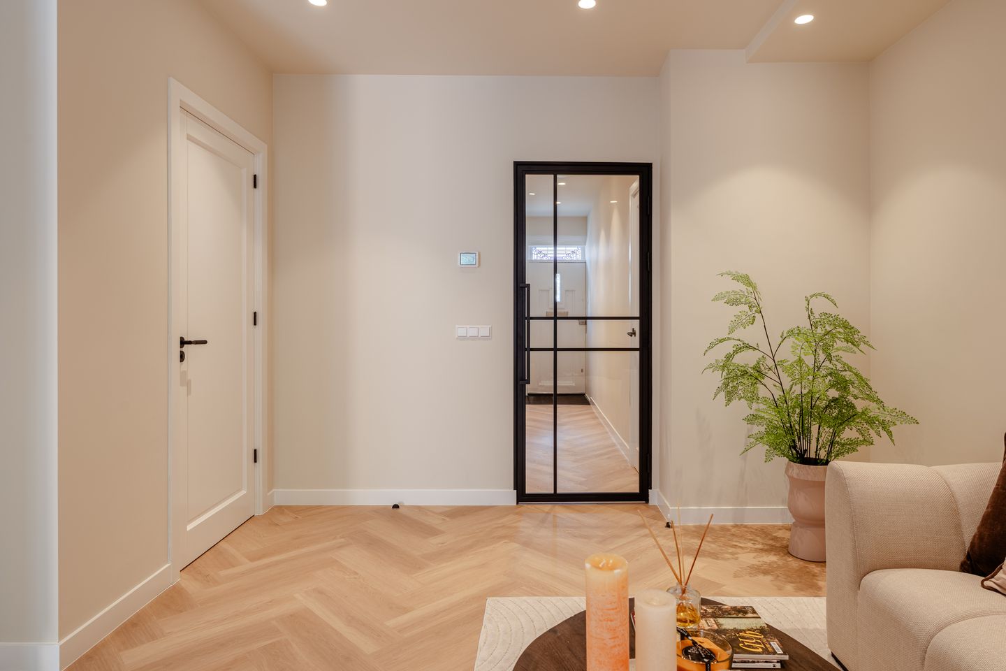 Foto 10 van Hoofdweg 373-H