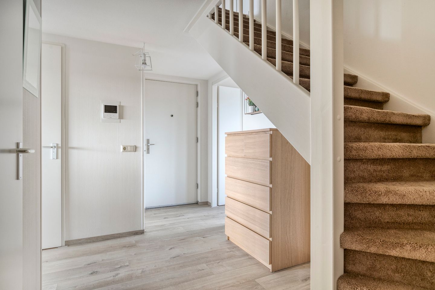 Foto 10 van Eemstein 331