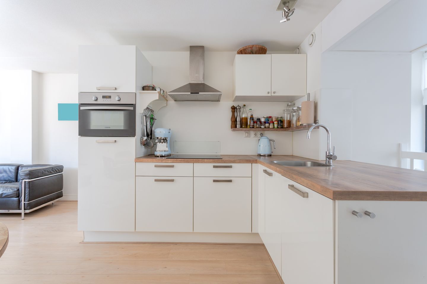 Photo 10 of Blankenstraat 302