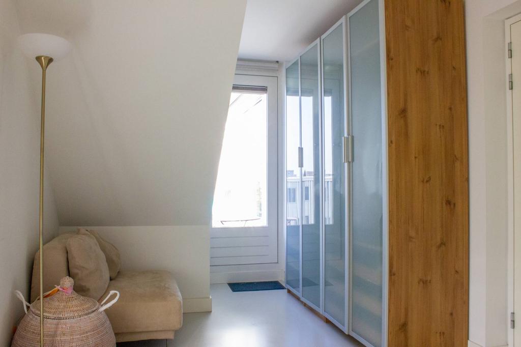 Photo 16 of Jacob van Wassenaar Obdamstraat 13-E