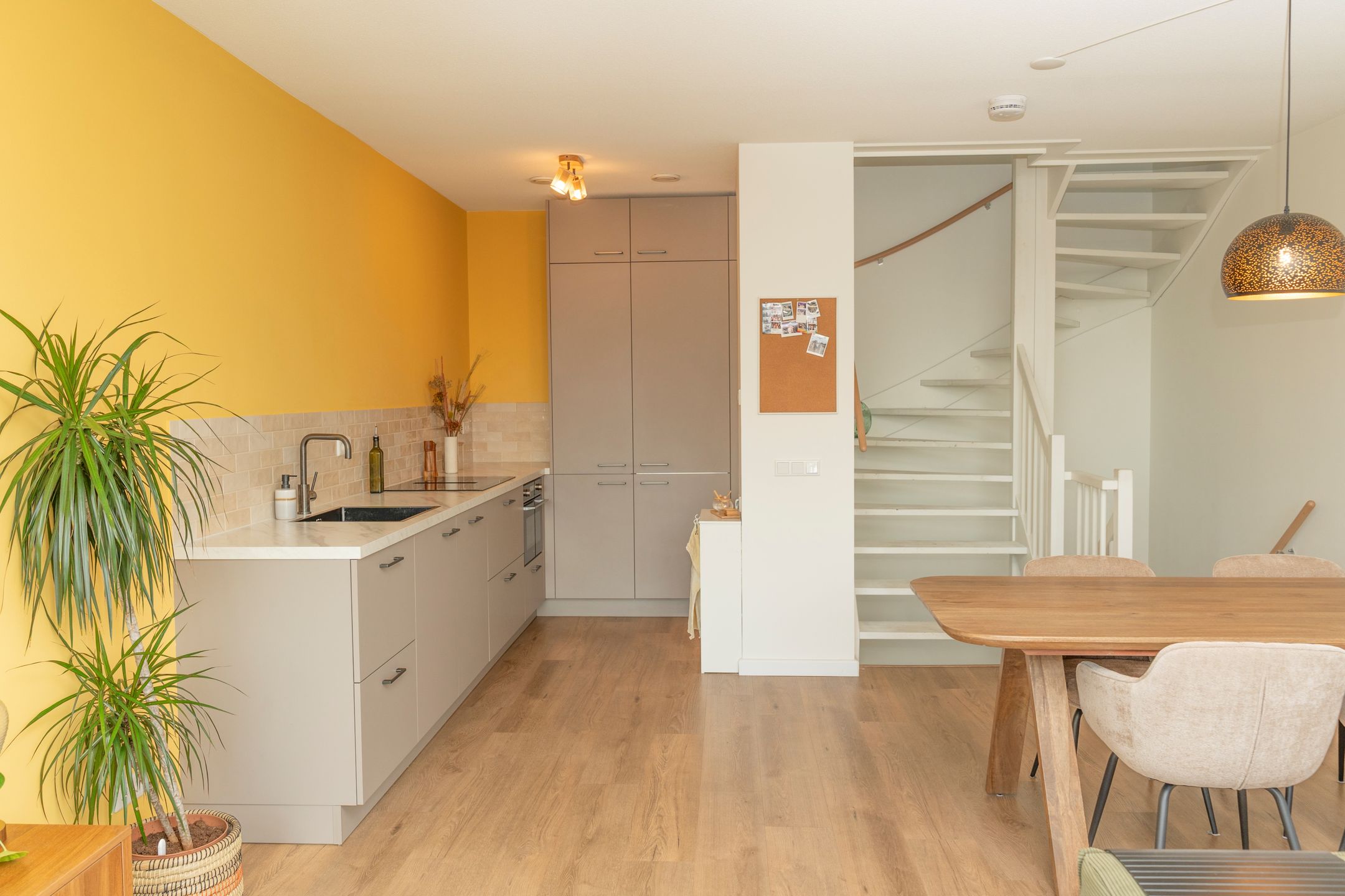 Foto 9 van Riet van Alebeekstraat 3