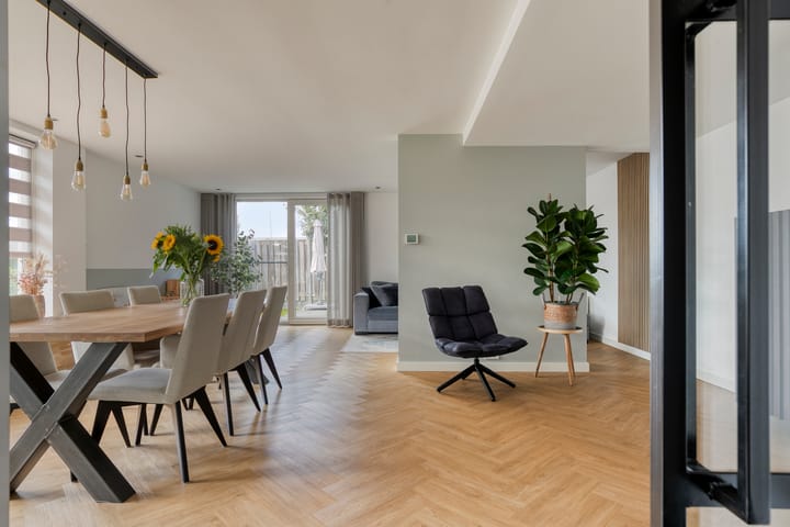 Foto 7 van van Linschotenstraat 9