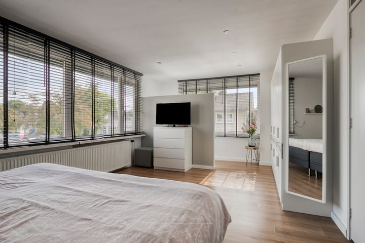 Foto 18 van van Linschotenstraat 9