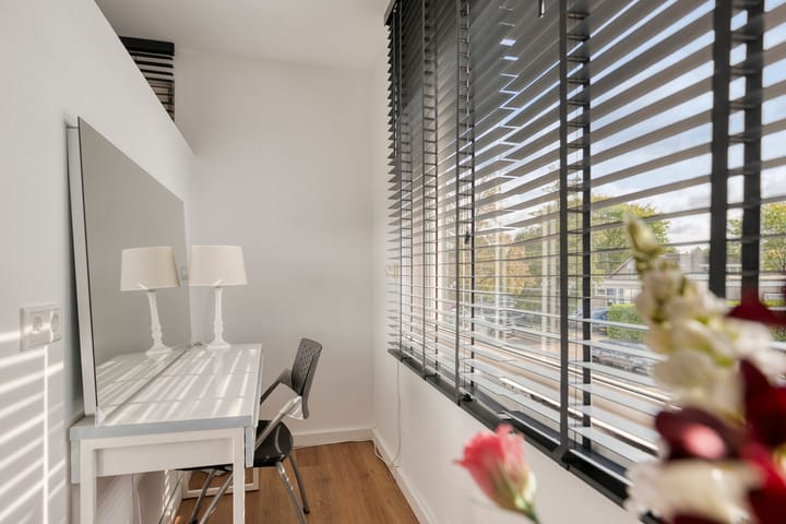 Foto 19 van van Linschotenstraat 9