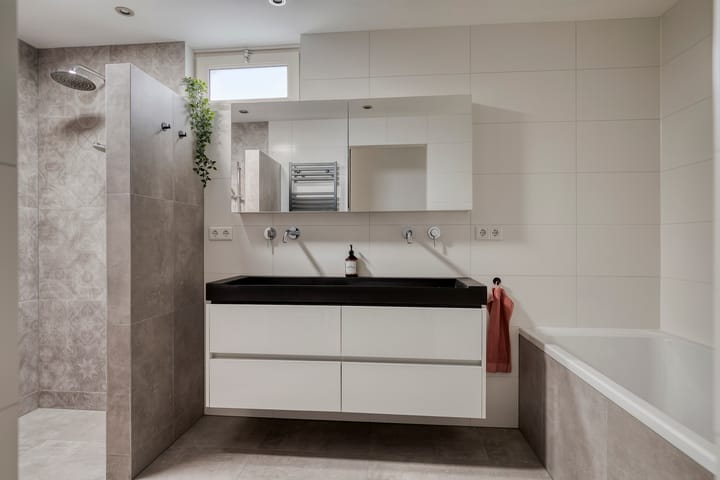 Foto 24 van van Linschotenstraat 9