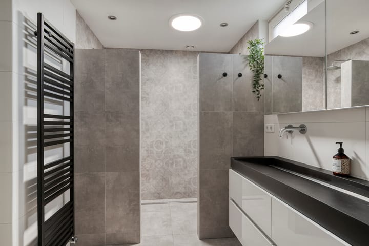 Foto 26 van van Linschotenstraat 9