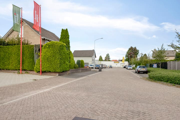 Foto 42 van van Linschotenstraat 9