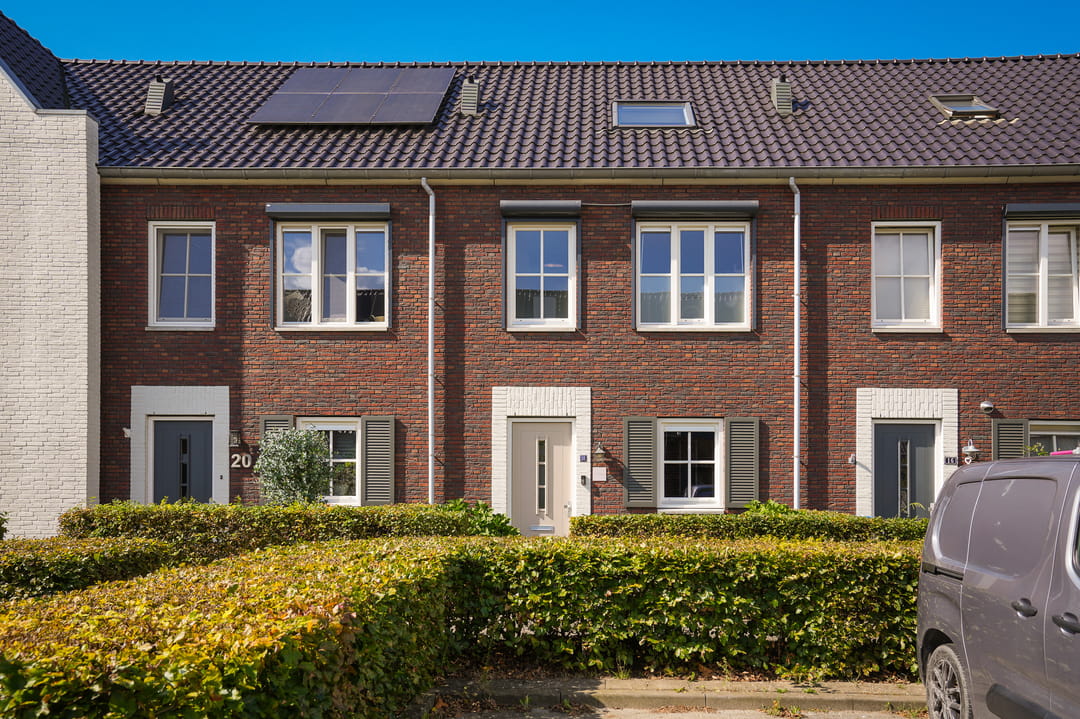 Photo 1 of Meester N J van Riemsdijkstraat 18