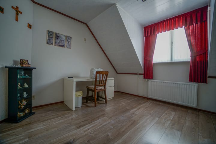 Photo 20 of Hazelaarstraat 2