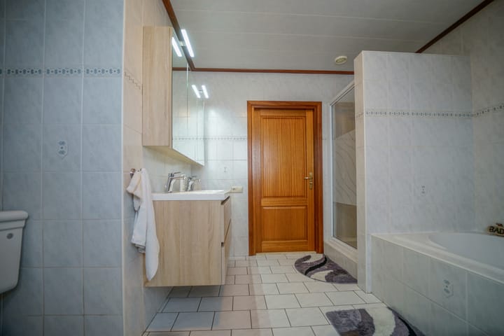 Photo 27 of Hazelaarstraat 2