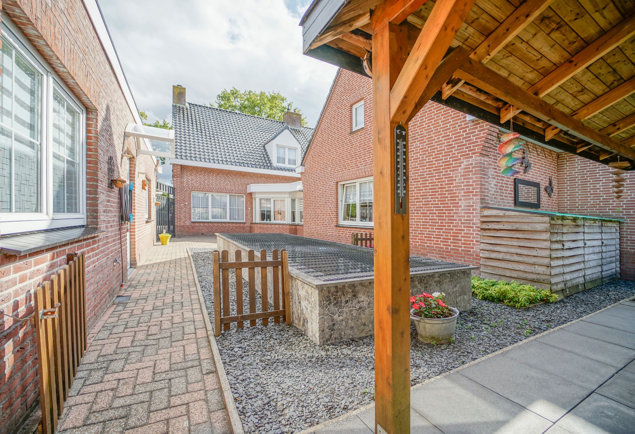 Foto 30 van Hazelaarstraat 2