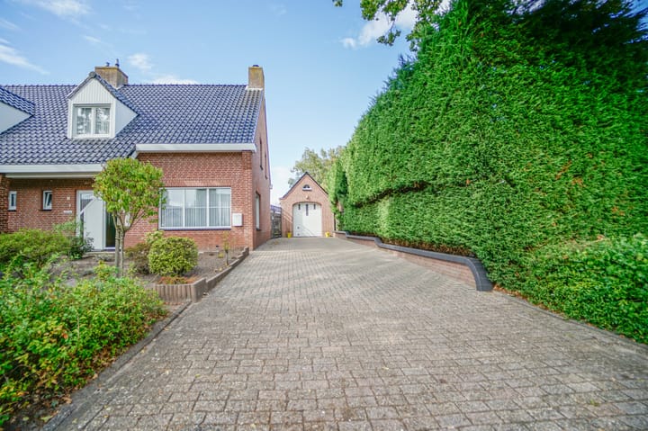 Photo 37 of Hazelaarstraat 2