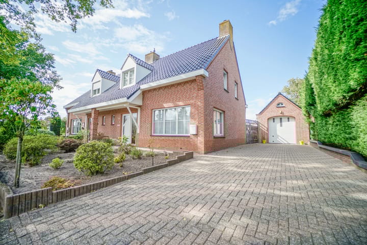 Photo 29 of Hazelaarstraat 2