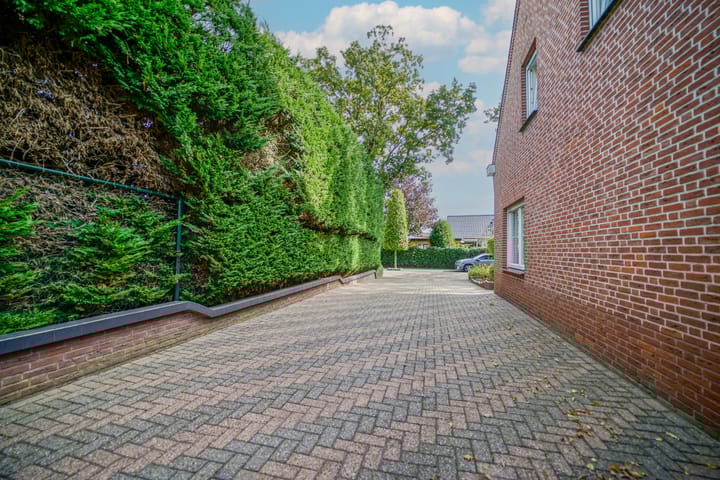 Photo 38 of Hazelaarstraat 2