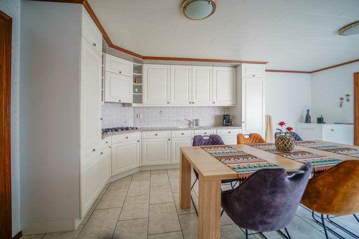 Photo 11 of Hazelaarstraat 2