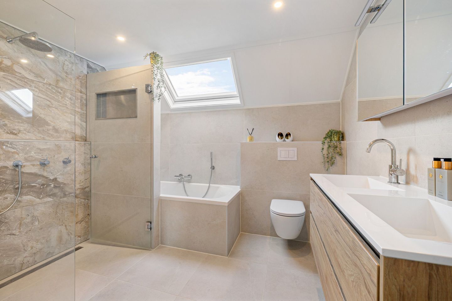 Foto 4 van Allingawier 38