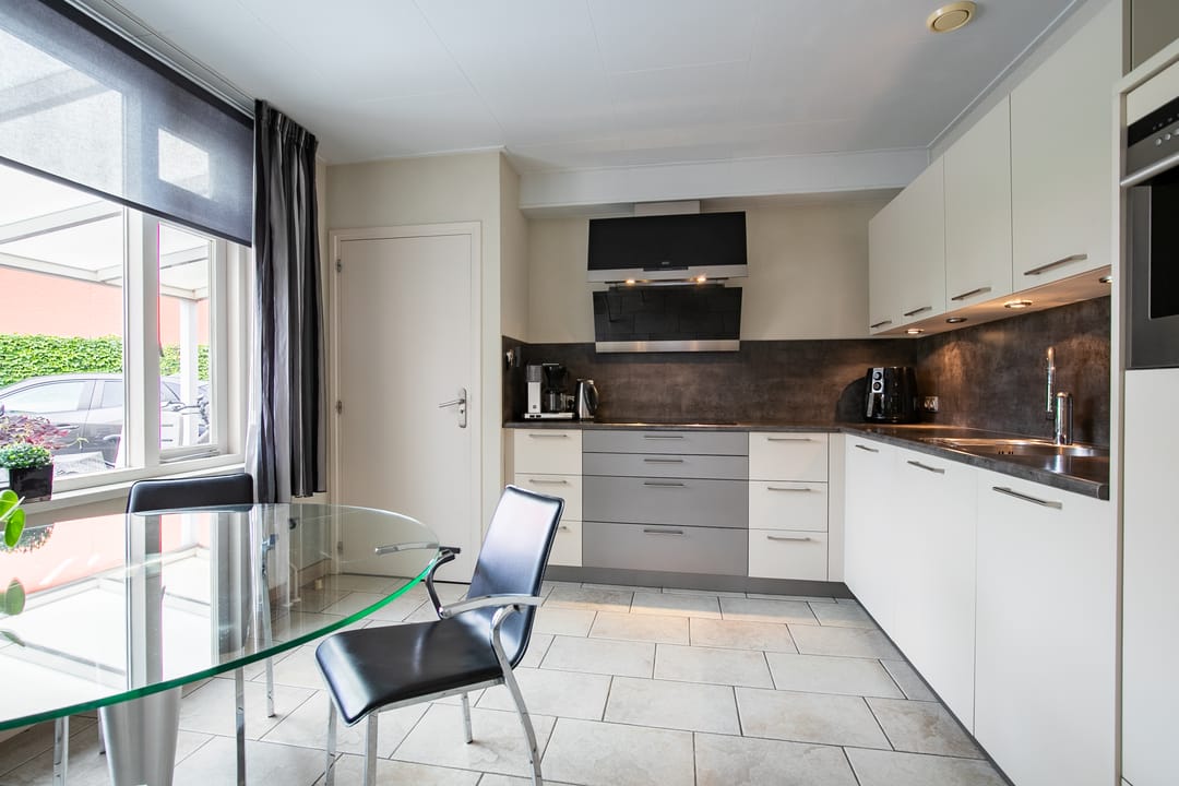 Photo 11 of Veestraat 34