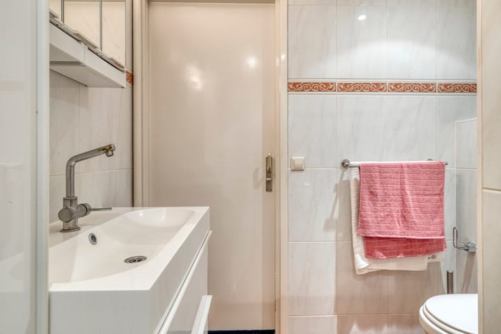 Photo 23 of Aert van Neslaan 422