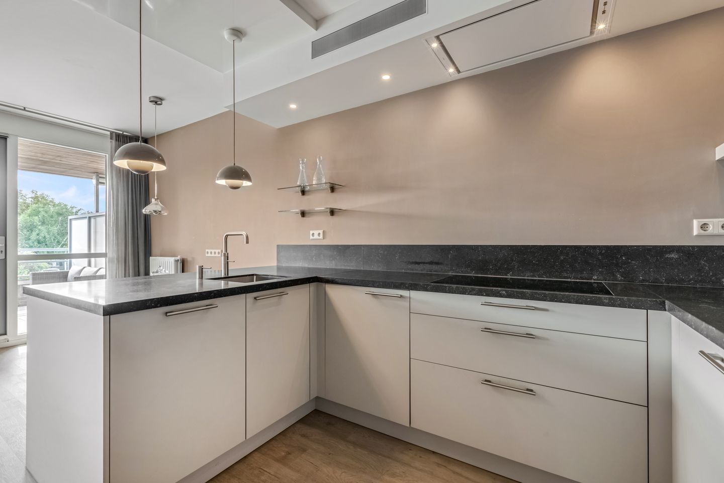 Foto 19 van De Weteringsehof 3