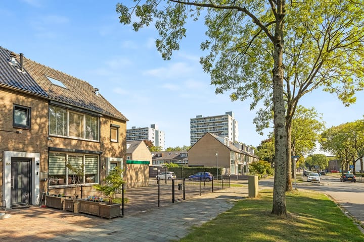 Photo 2 of Molstraat 25