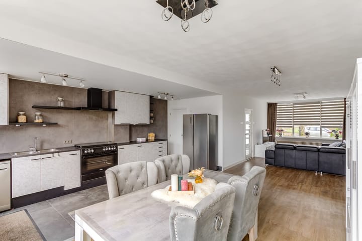 Foto 12 van Molstraat 25