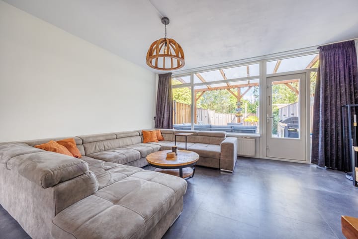 Foto 13 van Helmondstraat 44