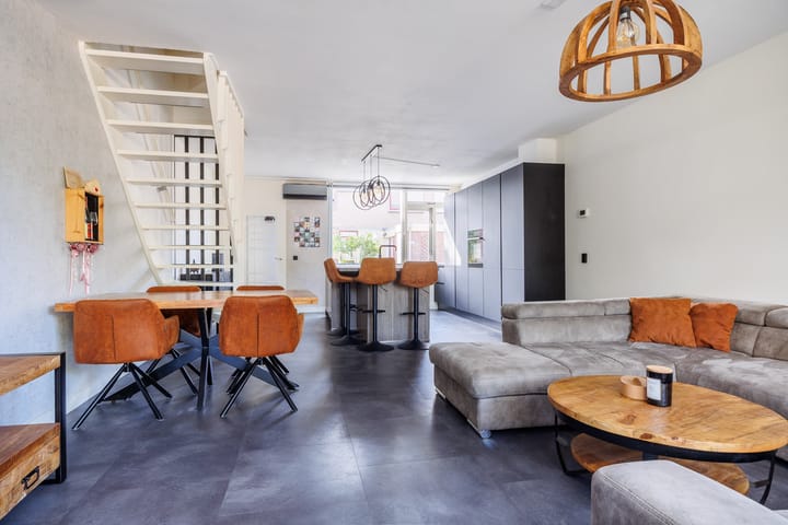 Foto 15 van Helmondstraat 44