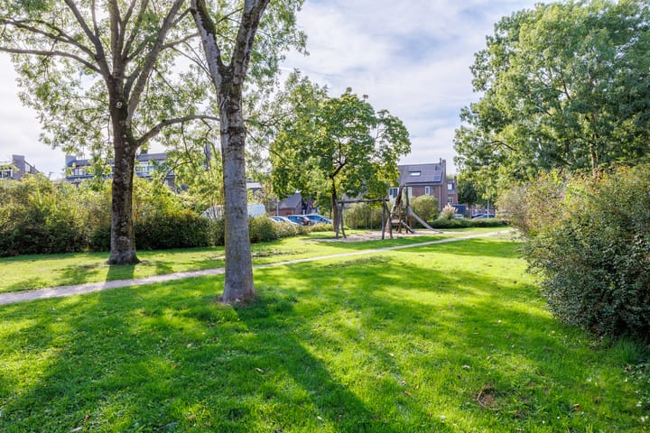 Foto 46 van Helmondstraat 44