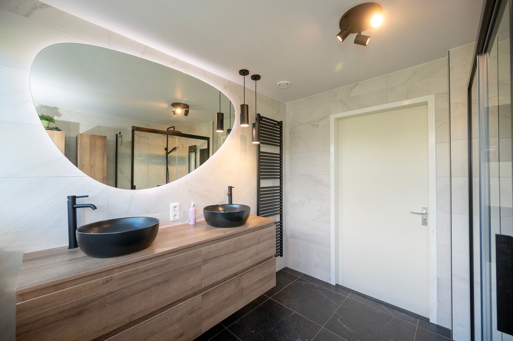 Foto 42 van Korenbeursstraat 15