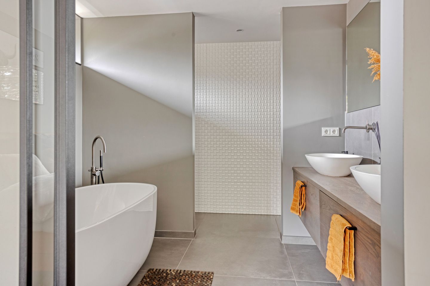 Foto 34 van Schout Crillaertstraat 3