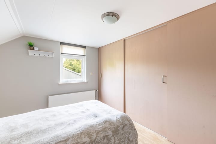 Photo 33 of Hesselingendijk 16