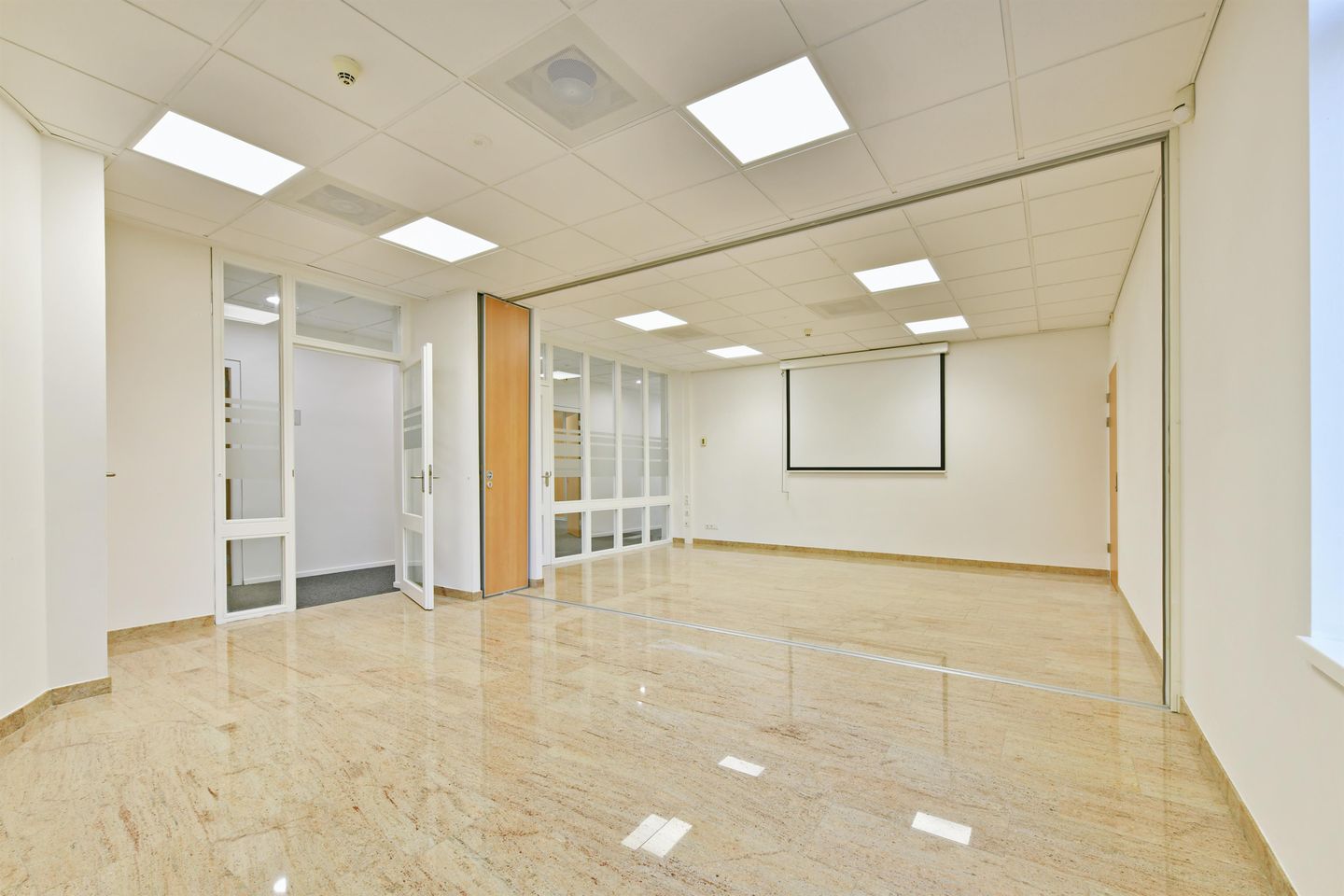 View photo 4 of Handweg 159