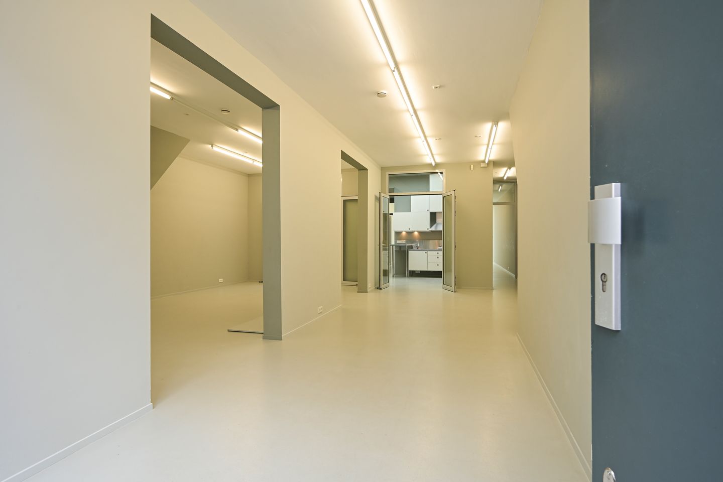 Bekijk foto 4 van Lange Beestenmarkt 99