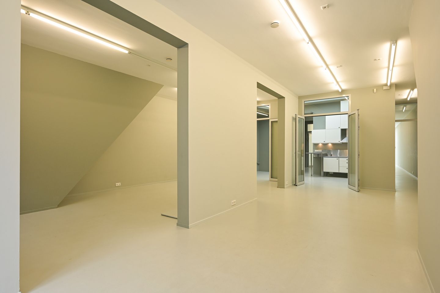 Bekijk foto 5 van Lange Beestenmarkt 99