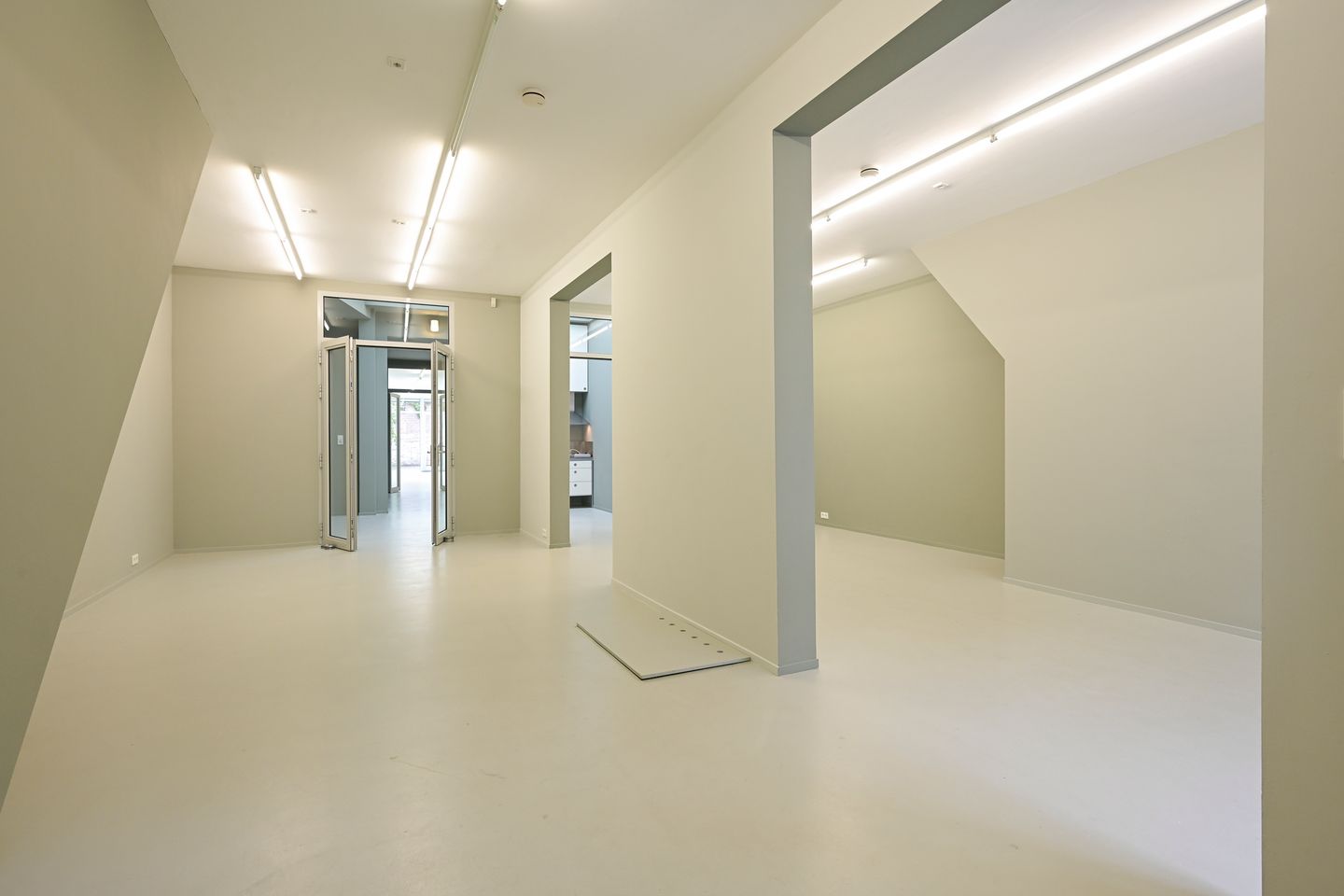 Bekijk foto 2 van Lange Beestenmarkt 99