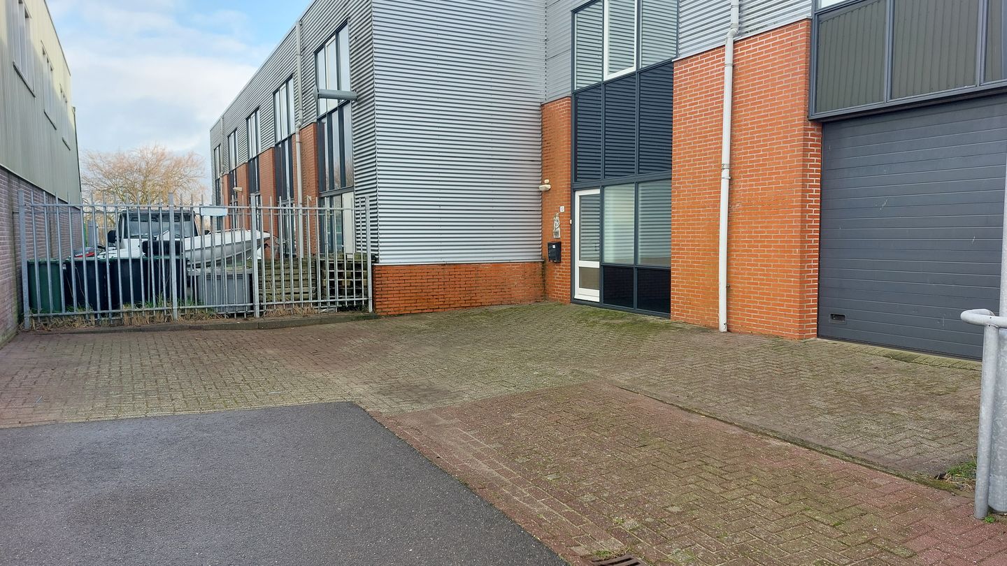 Bekijk foto 1 van Bijlmansweid 10