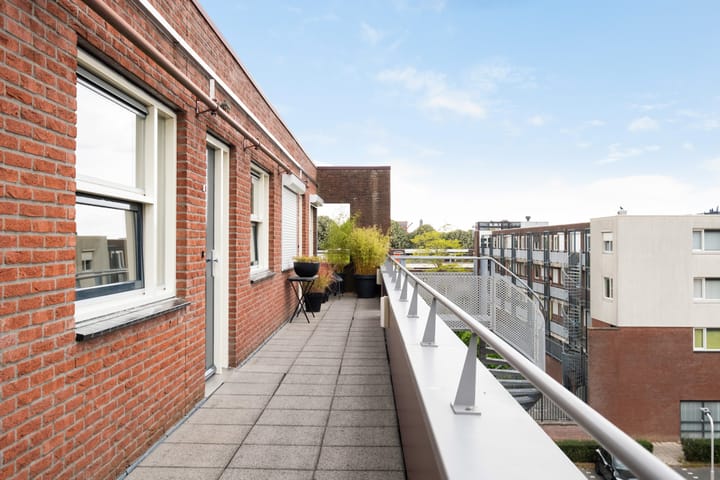 Foto 8 van Tiranastraat 84