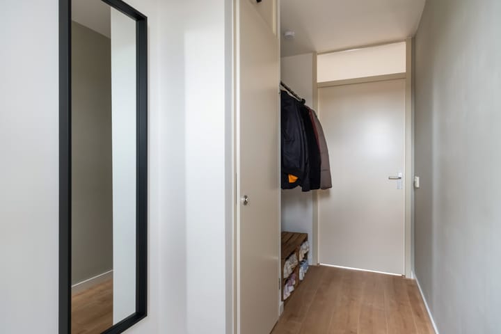 Foto 11 van Tiranastraat 84