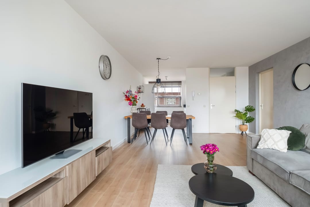 Foto 16 van Tiranastraat 84