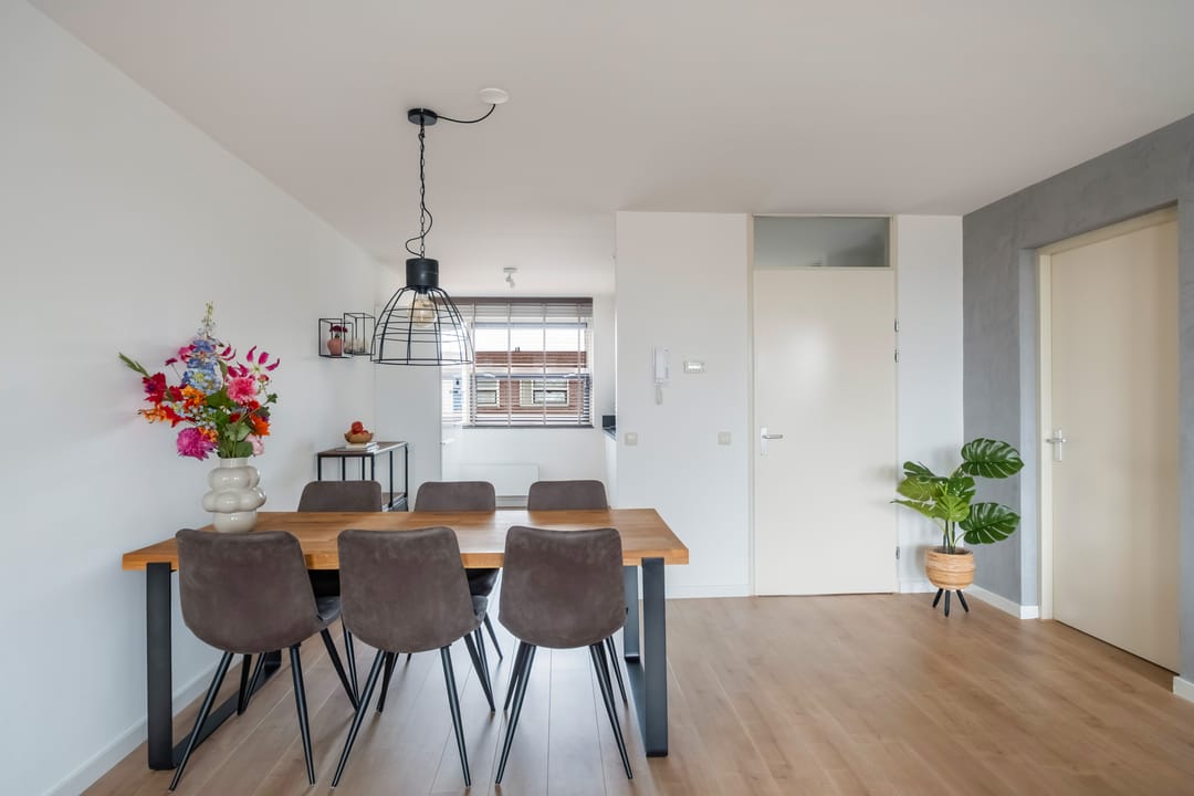 Foto 17 van Tiranastraat 84