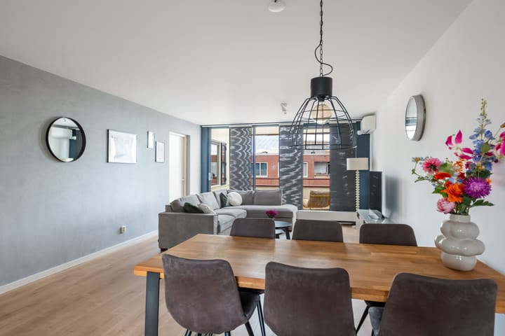 Foto 18 van Tiranastraat 84