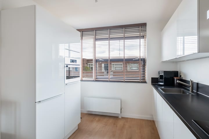 Foto 20 van Tiranastraat 84