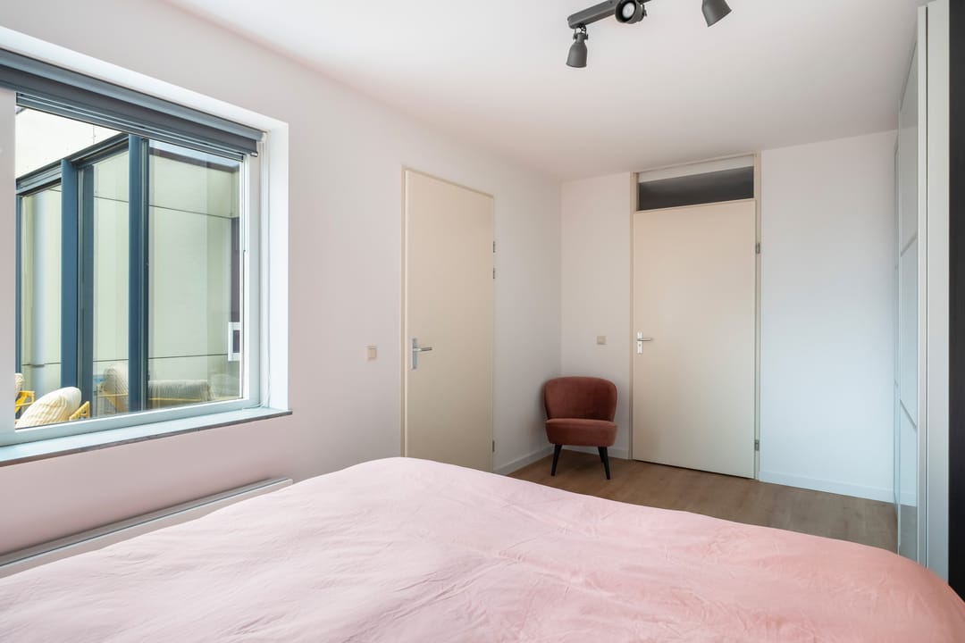 Foto 31 van Tiranastraat 84